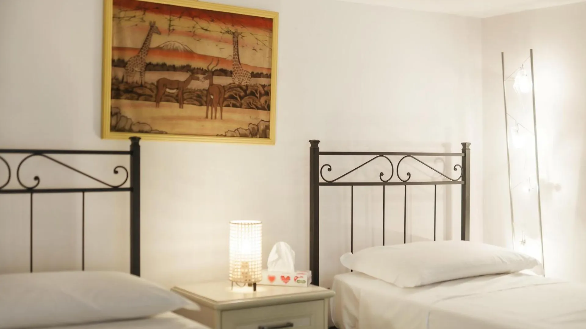 Art-Filled, Luxury Finished 2Br Escape In Vomero Apartment Naples